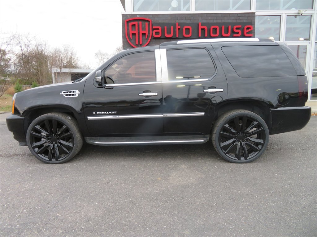 2007 Cadillac Escalade Base's photo