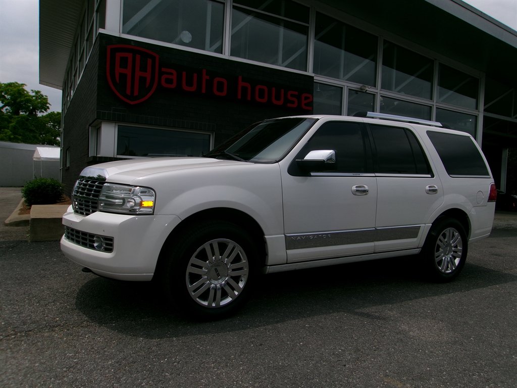2012 Lincoln Navigator 4x2's photo