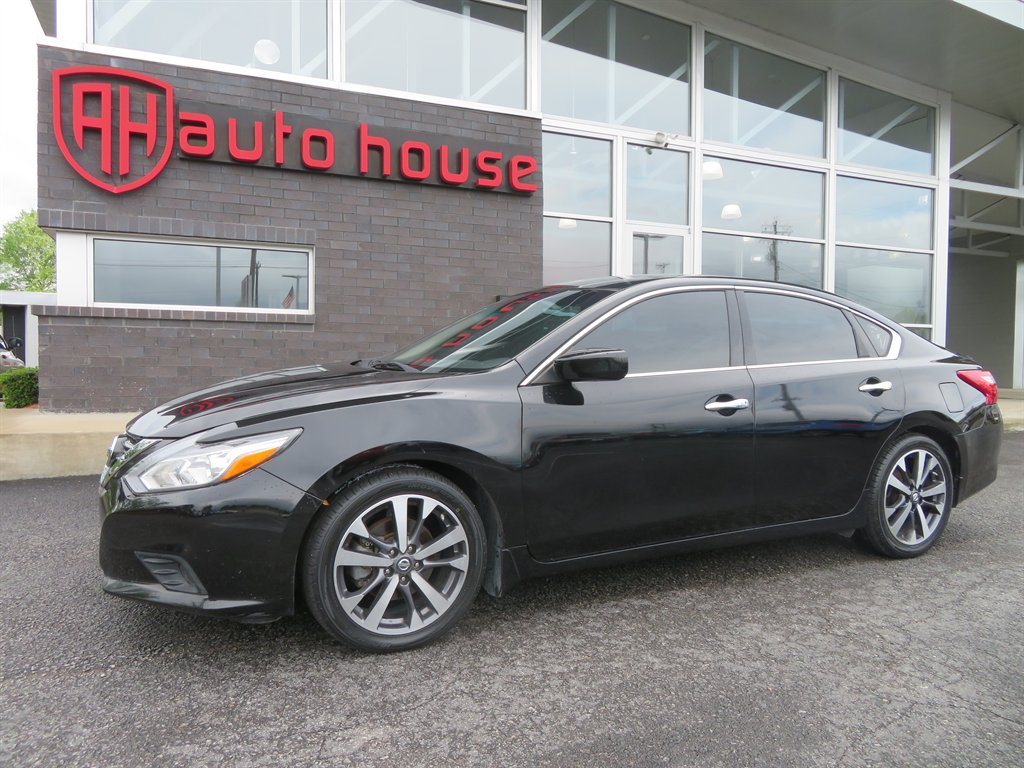 2016 Nissan Altima 2.5 SR's photo